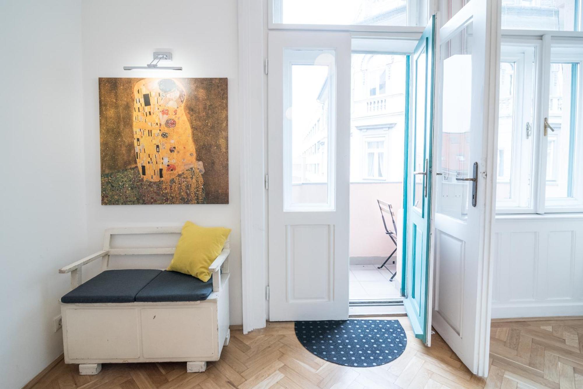 Newsunny Apartment At The Budacastle Budapeste Exterior foto